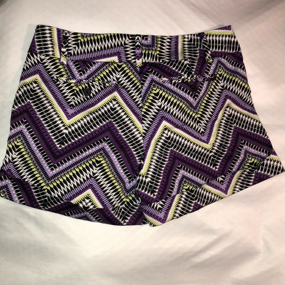 New York & Comp.  Print Shorts - Picture 2 of 2
